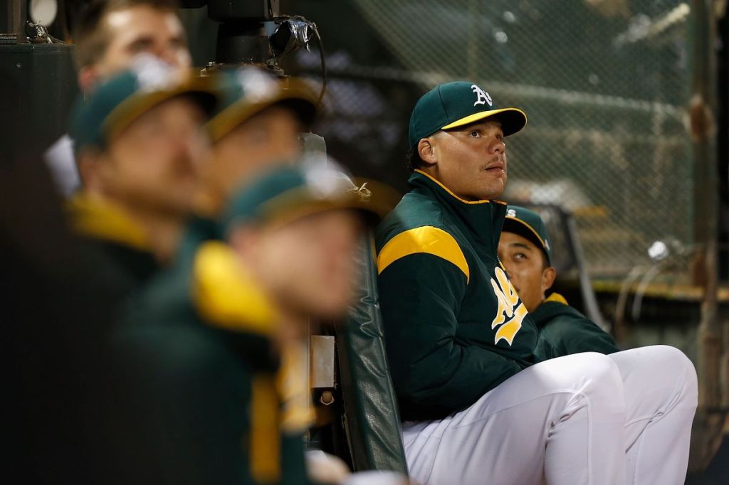 A’s Bruce Maxwell becomes first MLB player to kneel during the National&nbsp;Anthem